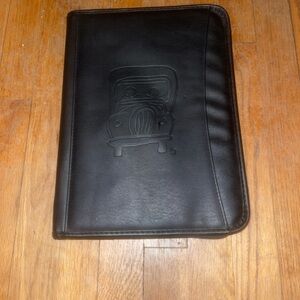 Leed's DuraHyde Zippered Patrol‎ Portfolio